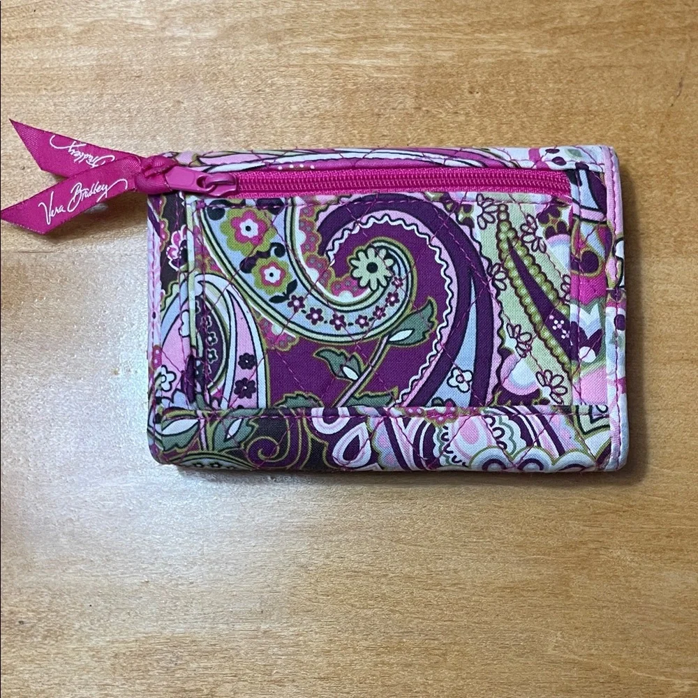 Vera Bradley Pink Paisley Pattern Quilted Wallet - Picture 3 of 8